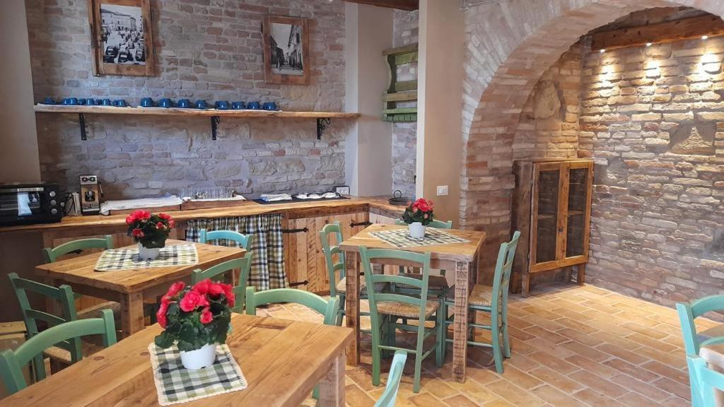 Il Castello Affittacamere Montecosaro  Exteriör bild